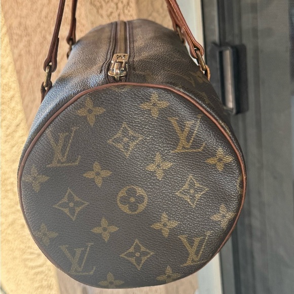 Authentic Louis Vuitton Papillon 30 with Companion - Picture 7 of 15